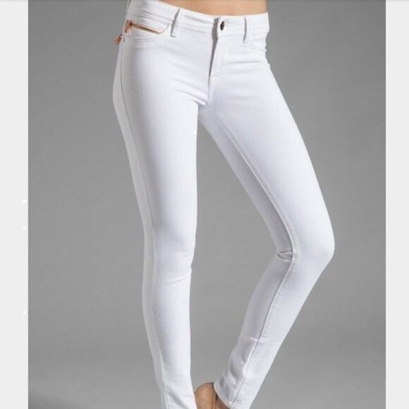 DL1961 Amanda Skinny Jeans in Astor - Picture 1 of 11